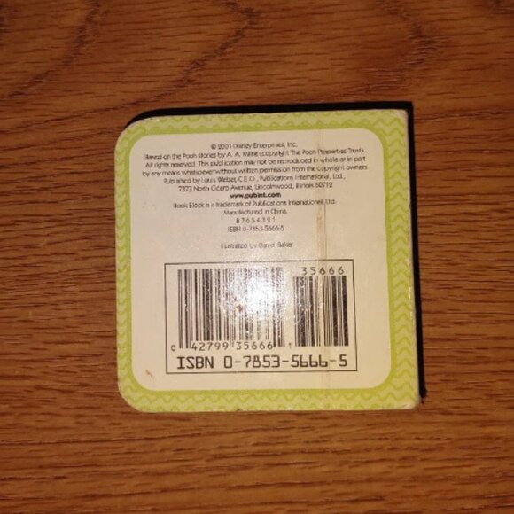 Winnie the Pooh Board Book Seasons with Tigger - Picture 2 of 4